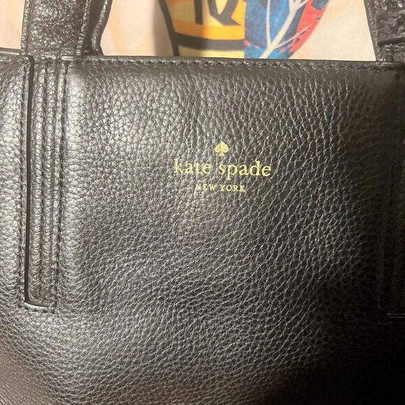 Kate Spade Pebbled Leather Crossbody - GUC - - Picture 3 of 12